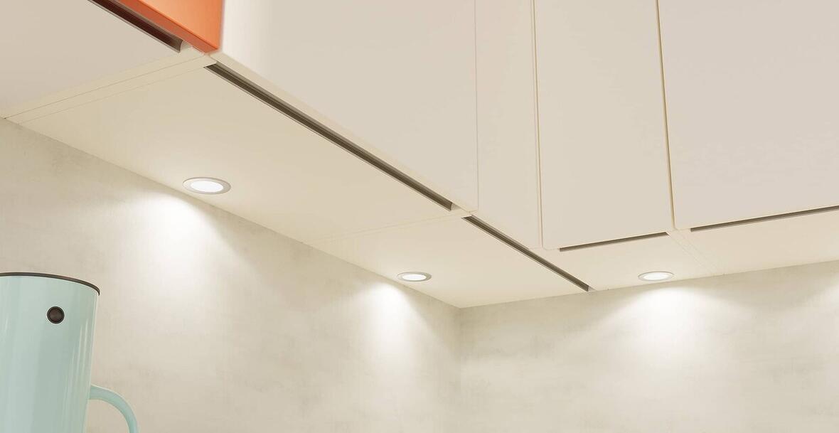 buerokueche-cucina-superweiss-led-haengeschrank-02-noindex