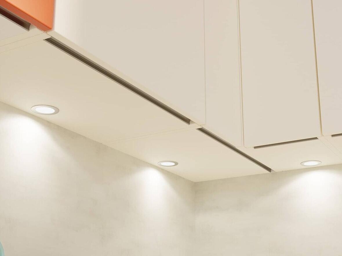 buerokueche-cucina-superweiss-led-haengeschrank-02-noindex