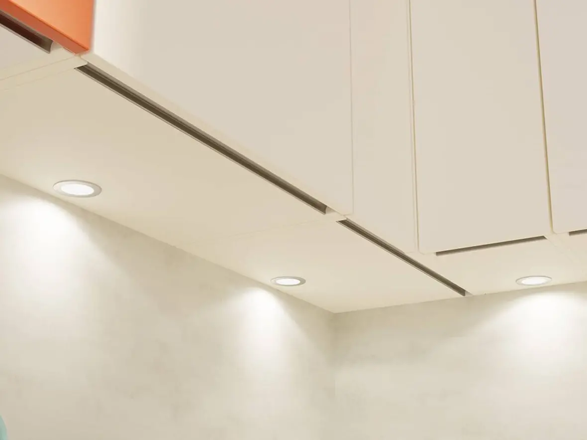 buerokueche-cucina-superweiss-led-haengeschrank-02-noindex