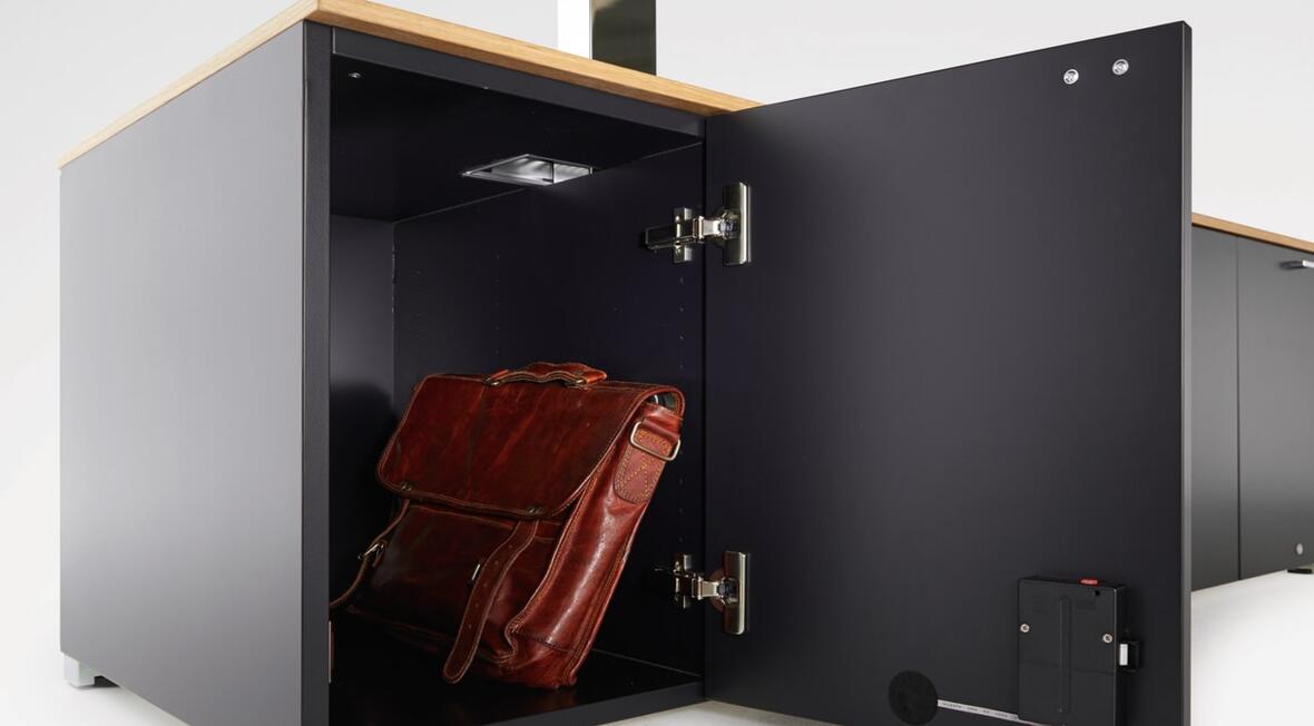 table-management-table-t-detail-bilder-technikcontainer-bei-t-fuss-variante